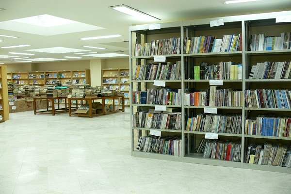 نیم درصد حق کتابخانه ها توسط شهرداری ها واریز نشده است