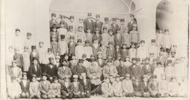 اولین مدرسه دولتی در اردستان ۱۰۰ساله شد