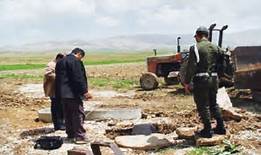 ۳۵ حلقه چاه آب غیر مجاز در اردستان مسدود شده است
