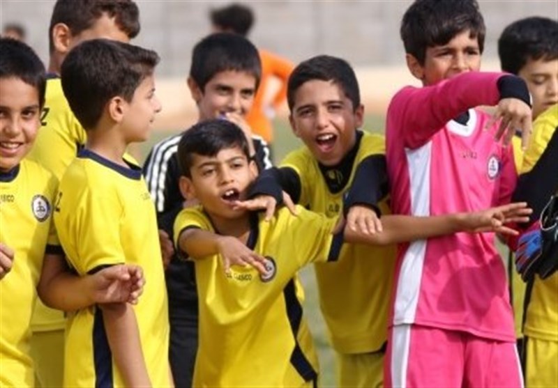 زیرساخت‌های فوتبال اردستان از بین رفته است/ لزوم تکمیل زیرساخت‌ها و فعال‌شدن رشته فوتبال
