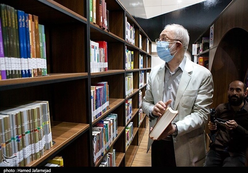 شهرداران اردستان نسبت به پرداخت نیم درصد حق کتابخانه‌ها اقدام کنند‌