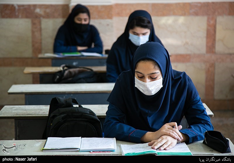 دانش‌آموزان اردستانی در سردرگمی آموزش مجازی یا حضوری؛ کمتر از ۱۰ درصد دانش‌آموزان به مدرسه می‌آیند