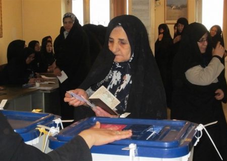 انتخابات ۱۴۰۰| تشکیل کمیته مشارکت سیاسی بانوان در اردستان/بانوان همگام با آقایان مشارکت حداکثری را رقم می‌زنند