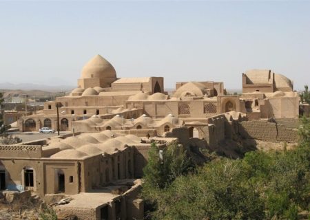 ۶۰هزار نفر مسافر نوروزی از اماکن تاریخی اردستان بازدید کردند