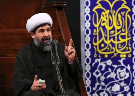 رفتار دشمنان در کربلا باید برای ما مایه عبرت باشد