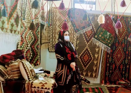 کرونا نبض معیشت ۱۰۰۰ هنرمند اردستانی را به شماره انداخت / ایجاد بازارچه فروش صنایع دستی در نوروز ۱۴۰۱