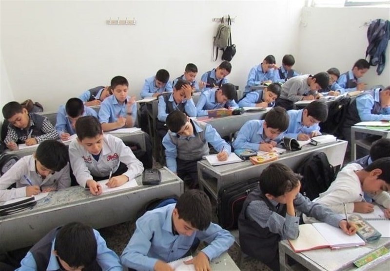 مقطع ابتدایی مدارس اردستان ۴۰ معلم کم دارند