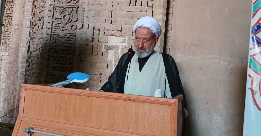 نماز جمعه عاشورایی در اردستان باشکوه برگزار شود/تصاویر