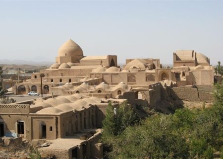 بازدید روزانه ۵ هزار نفر از جاذبه‌های گردشگری اردستان
