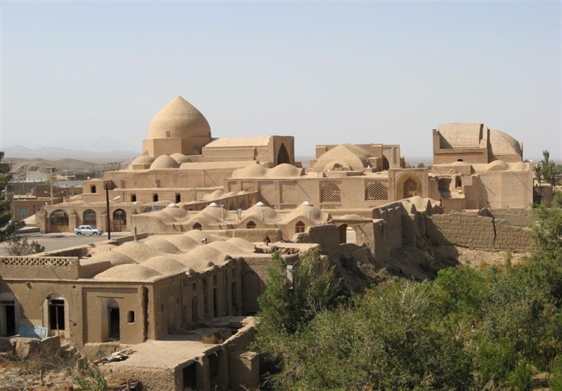 بازدید روزانه ۵ هزار نفر از جاذبه‌های گردشگری اردستان
