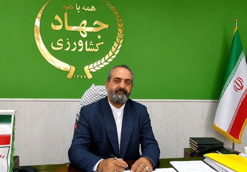 حدود ۱۰۰ هکتار از اراضی اردستان زیر کشت گل محمدی قرار دارد