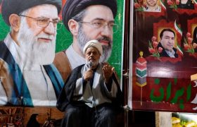 نماز، انس با قرآن و استغفار سه عامل مهم برای موفقیت فردی و اجتماعی است