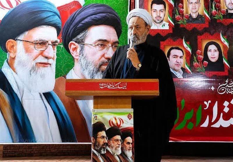 وداع و تشییع باشکوه رهبر نشان از اعطا عزت الهی است