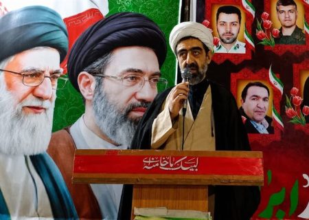 بانوان پرچمداران حفظ دین و ادامه دهندگان راه عاشورا هستند