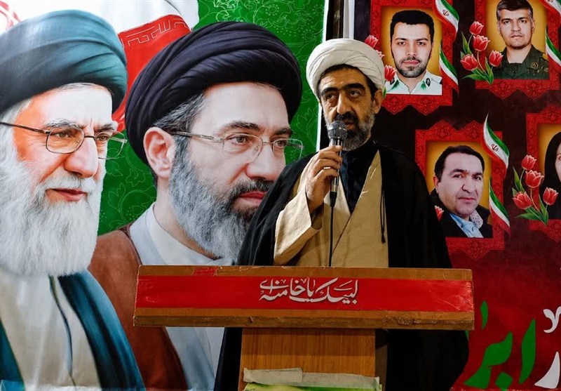 بانوان پرچمداران حفظ دین و ادامه دهندگان راه عاشورا هستند