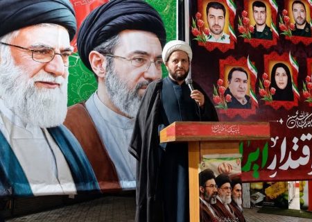 حضور میدانی مردم نشان از دفاع آنان از انقلاب و ولایت است