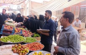 نظارت مشترک بر بازار روز اردستان؛ تأکید بر درج قیمت و رعایت حقوق مصرف‌کنندگان