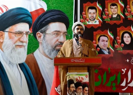 ملت امام حسین(ع) اهل فرار نیست و در برابر دشمن ایستادگی می‌کند