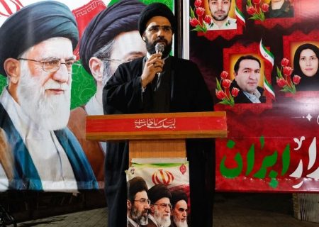 هرگونه وحدت شکنی در شرایط کنونی آب ریختن به آسیاب دشمن است