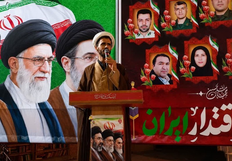 حضور در تشییع رهبر شهید از مصادیق شعائر الهی است