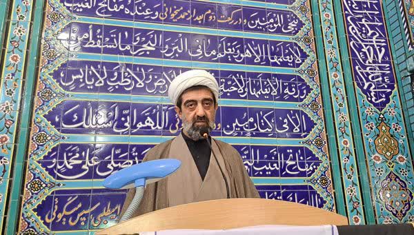 حضور گسترده مردم در تشییع رهبر شهید پیام ایستادگی و تسلیمناپذیری ایران است