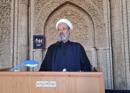 وحدت ملی باید حفظ شود/همه گوش به فرمان رهبری باشند
