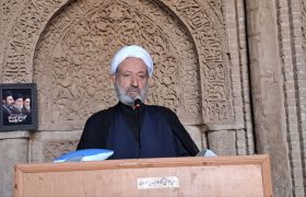 امام جمعه اردستان، مسئولان مسائل اصلی مردم را به موضوعات فرعی گره نزنند
