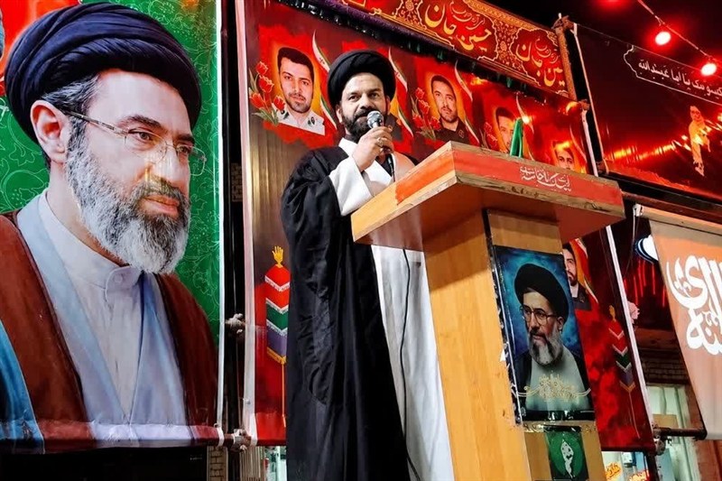 اردستان سلام،  تا زمانی که ریشه فتنه از بین نرفته است باید در میدان باقی ماند