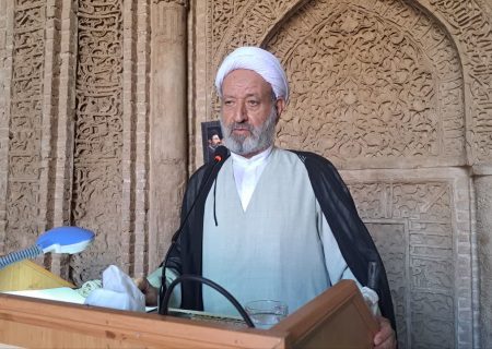 مسئولان در برابر مردم خود را خادم بدانند/دشمن درصدد ایجاد ناامنی است