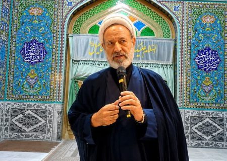 مکتب امام حسین(ع) به انسان می‌آموزد که تنها به خدا تکیه کند و از دشمن هراسی نداشته باشد