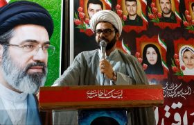 انسان باید همواره مراقب وسوسه‌ها و نقشه‌های شیطان باشد