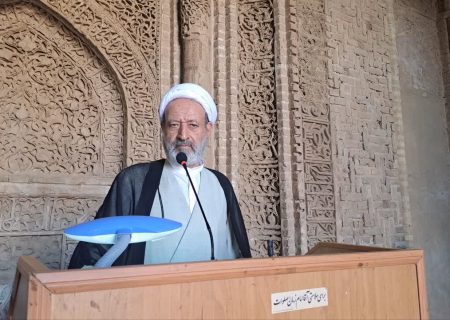 امام جمعه اردستان: مسئولان به مطالبات پرستاران و معیشت مردم و مشکلات آموزش توجه کنند